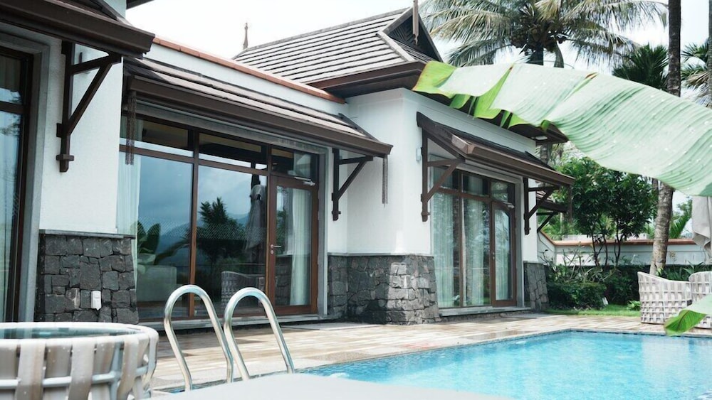 Royal Suite, 2 Bedrooms (with Plunge Pool)