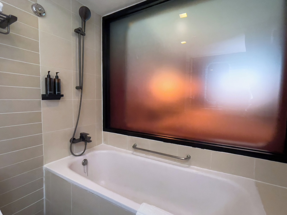 Deluxe Double Room, City View photo 3