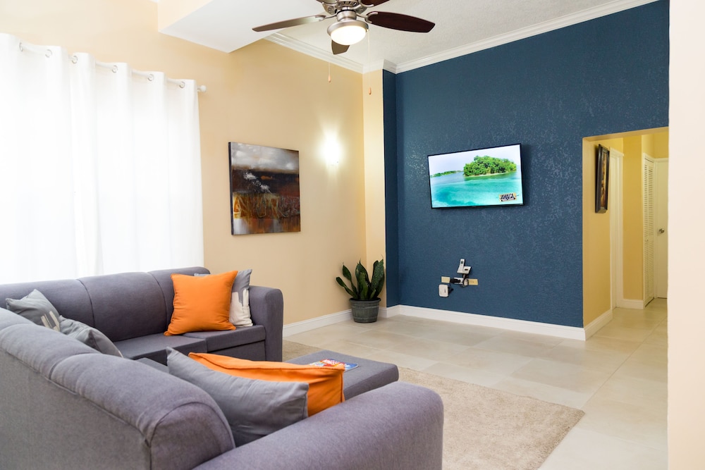 Luxury Apartment, 2 Bedrooms, City View, Executive Level photo 3