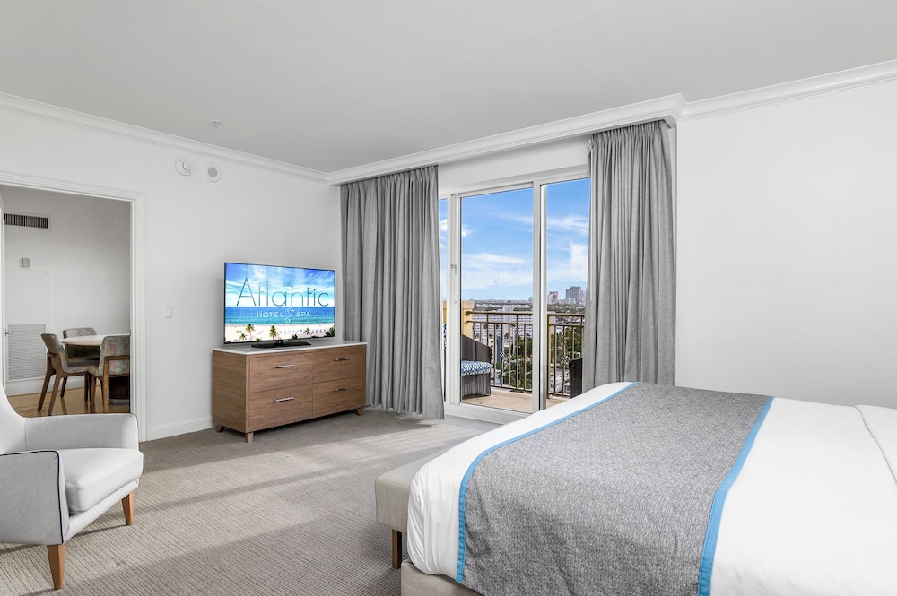 Penthouse, Multiple Beds - Photo 22