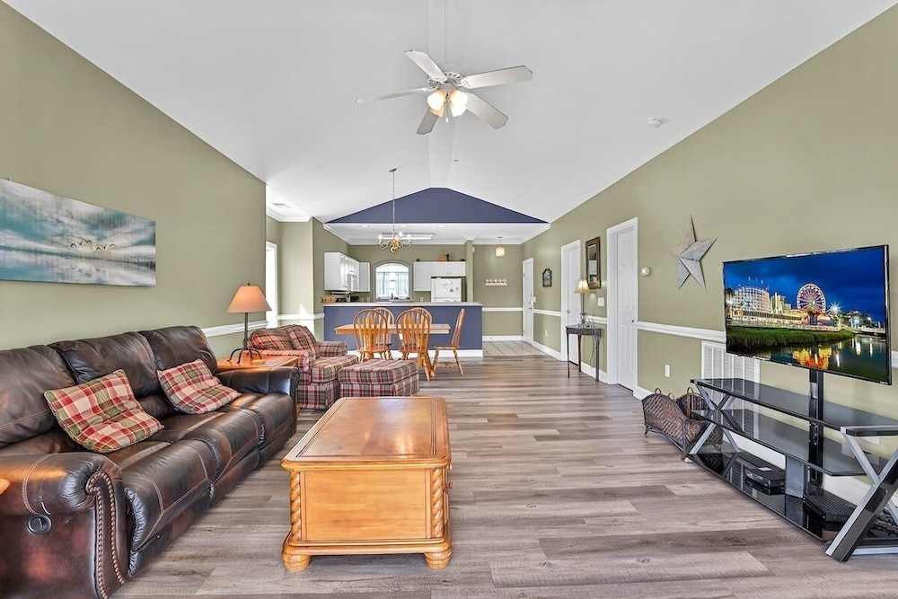 Condo, 2 Bedrooms
