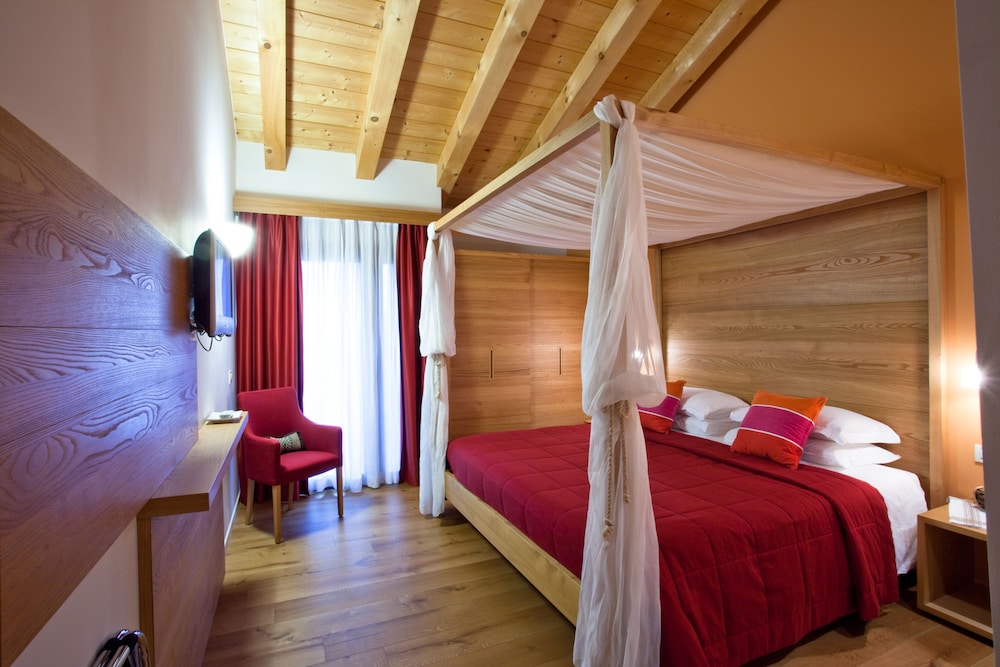 Deluxe Room, 1 King Bed, Vineyard View