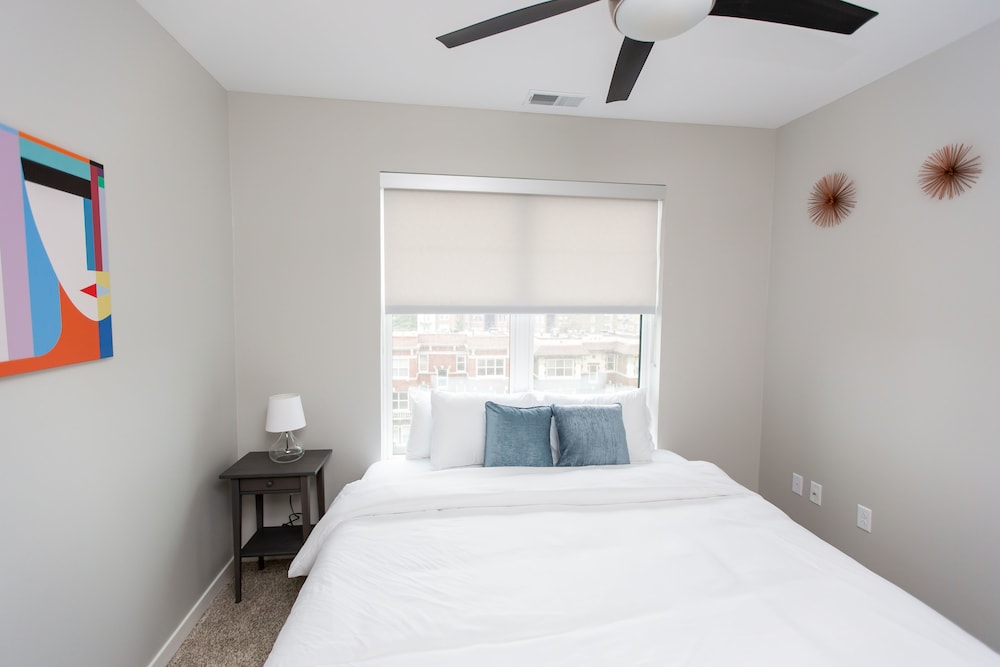 Comfort Apartment, 1 King Bed, Non Smoking (Self Check-In With Virtual Front Desk) photo 1