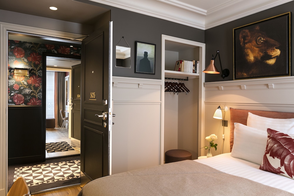 Connecting Rooms