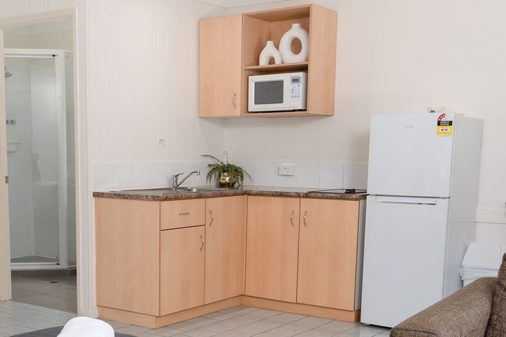 Family Suite, Multiple Beds, Non Smoking, Kitchenette photo 3