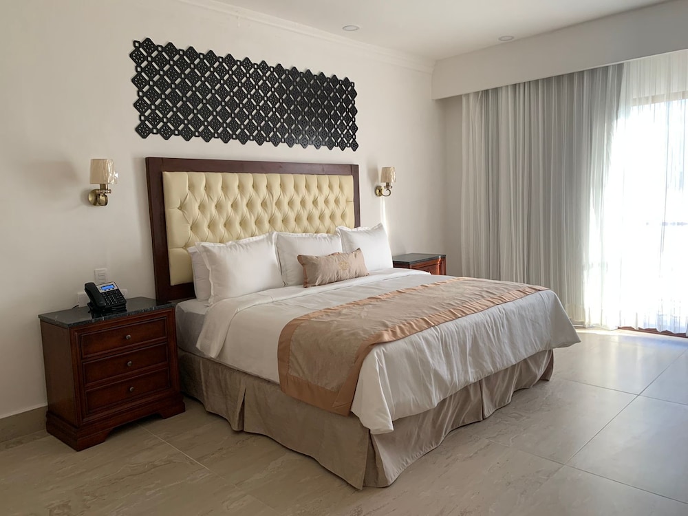 Standard Double Room, 1 King Bed - Photo 1