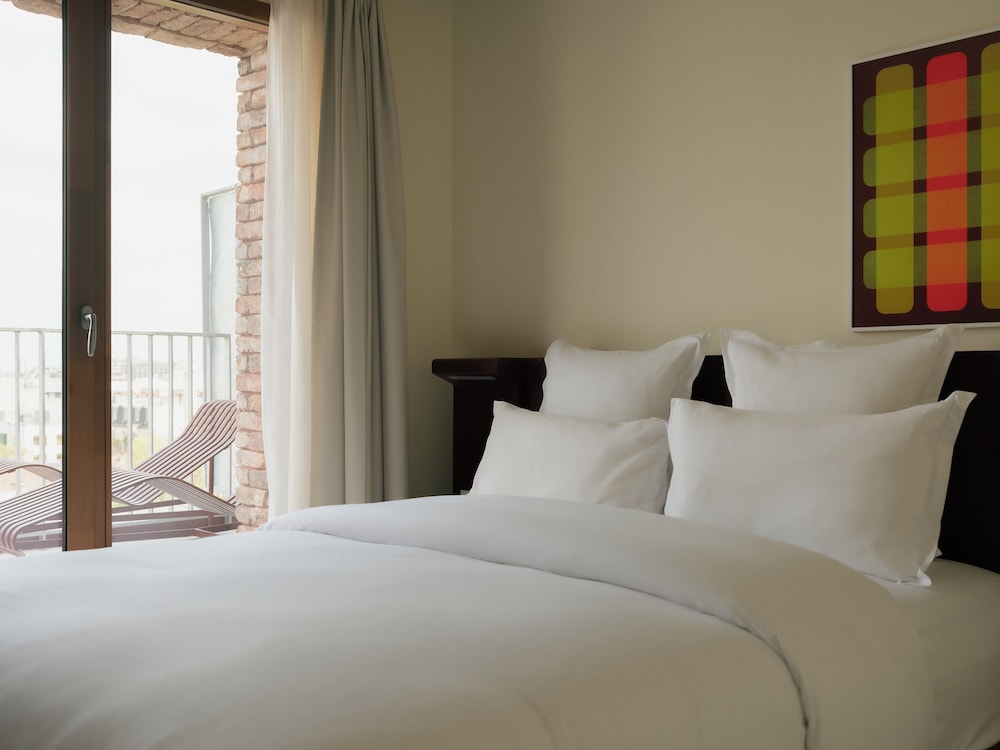 Three-Bedroom Apartment with Balcony