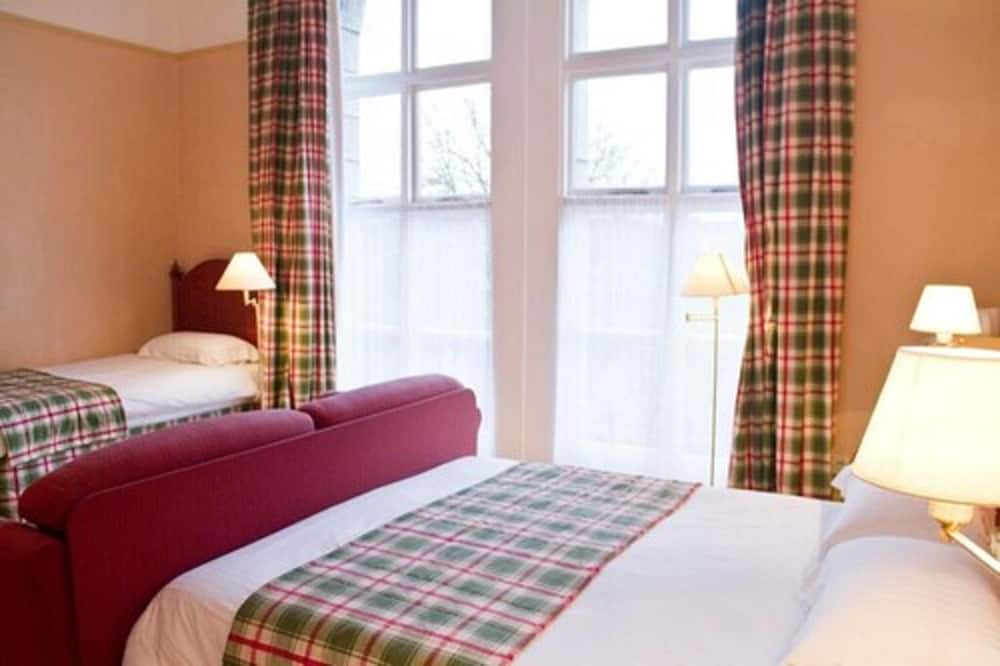 Family Triple Room photo 2