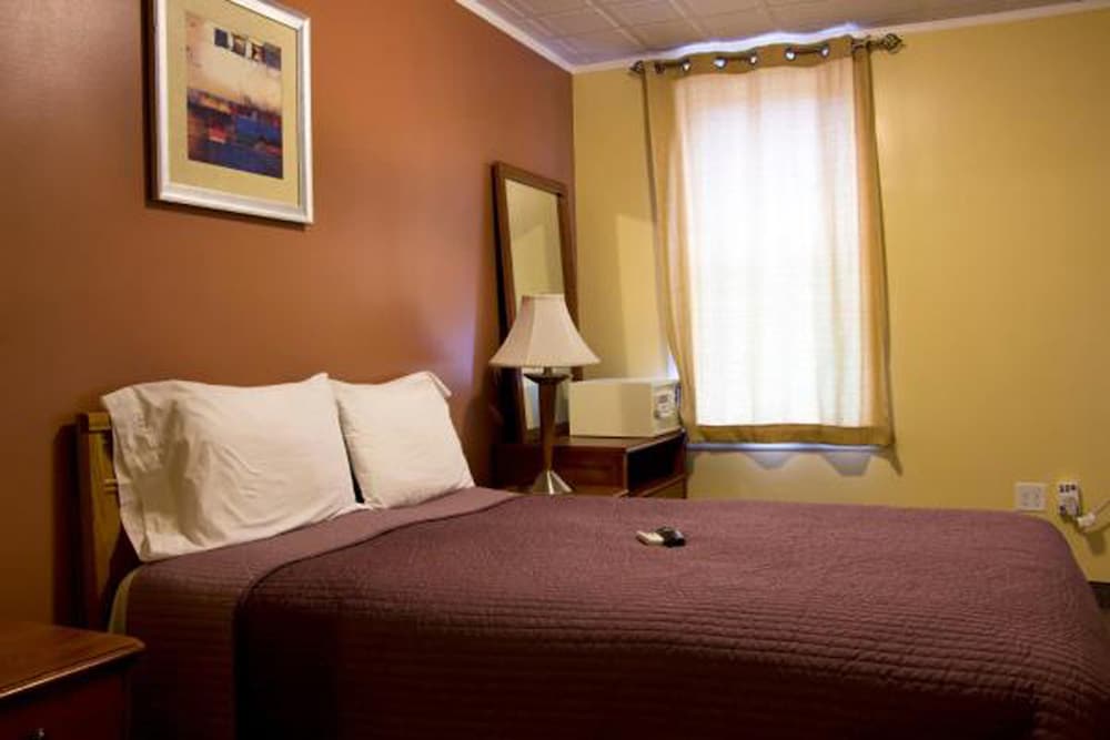 Standard Room, 1 Queen Bed, Non Smoking photo 1