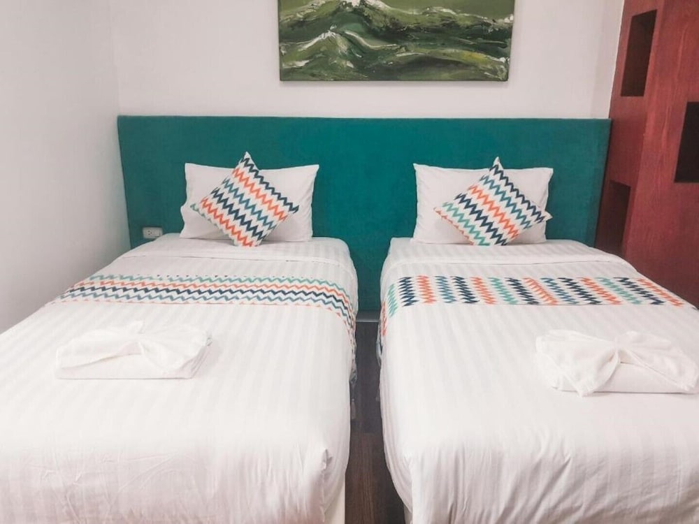 Standard Twin Room - Photo 4