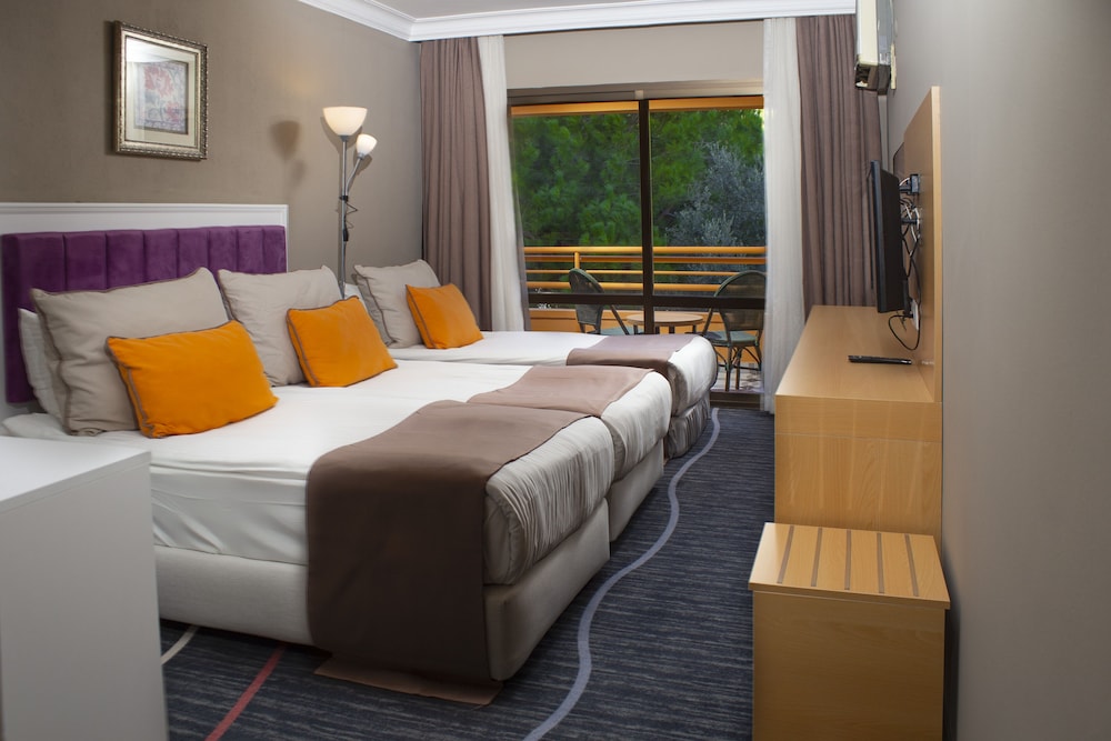 Standard Room, 1 Bedroom, Garden View photo 2