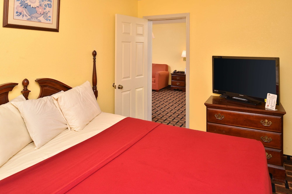 Suite, 1 King Bed, Non Smoking