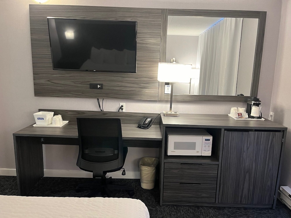 Deluxe Room, 1 Queen Bed, Non Smoking - Photo 2