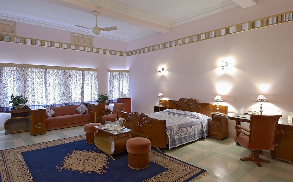 Standard Room, 1 Queen Bed - Photo 8