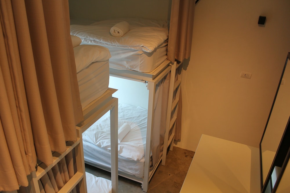8-Bed Shared Mixed Dormitory photo 2