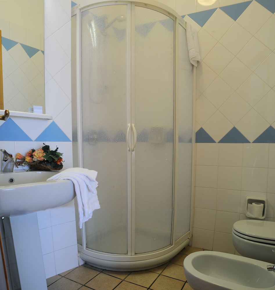 Family Quadruple Room photo 3