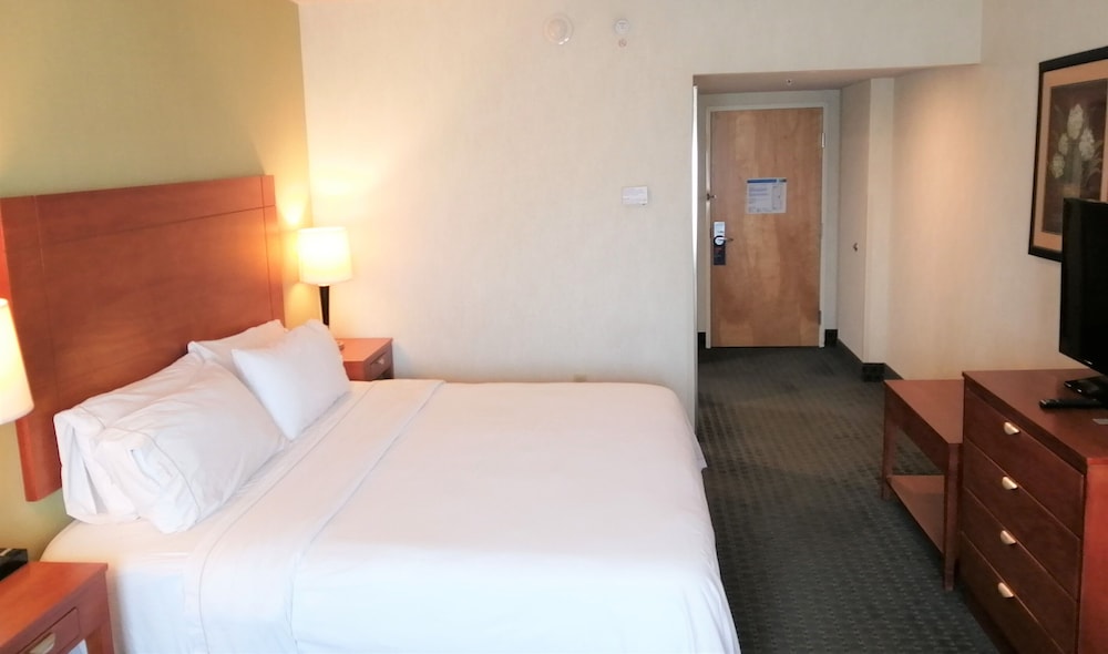 Standard Room, 1 King Bed - Photo 9