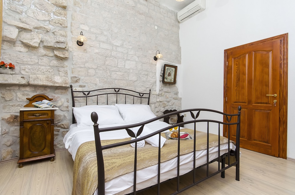 Standard Double Room - Photo 3