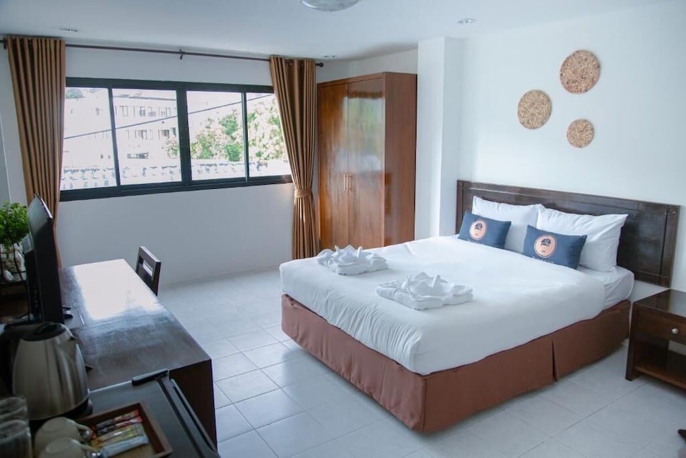 Standard Room, 1 Queen Bed - Photo 4