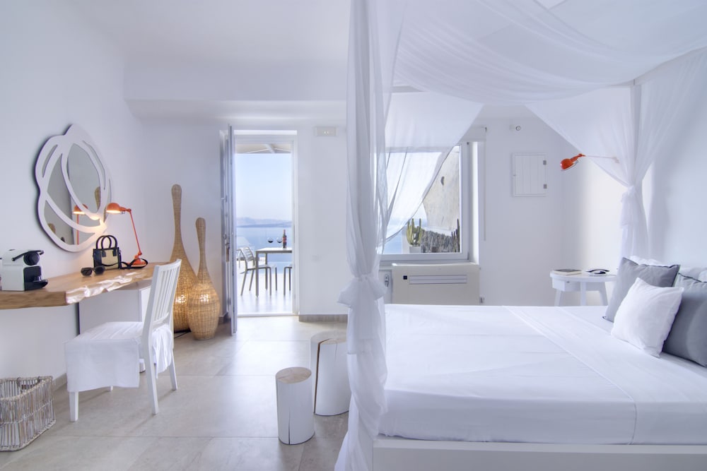 Infinity Suite, Pool, Caldera View