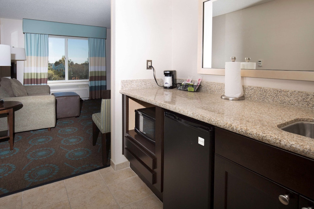 Suite, 1 King Bed, Accessible, Non Smoking - Photo 5