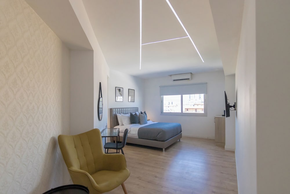 Luxury Studio