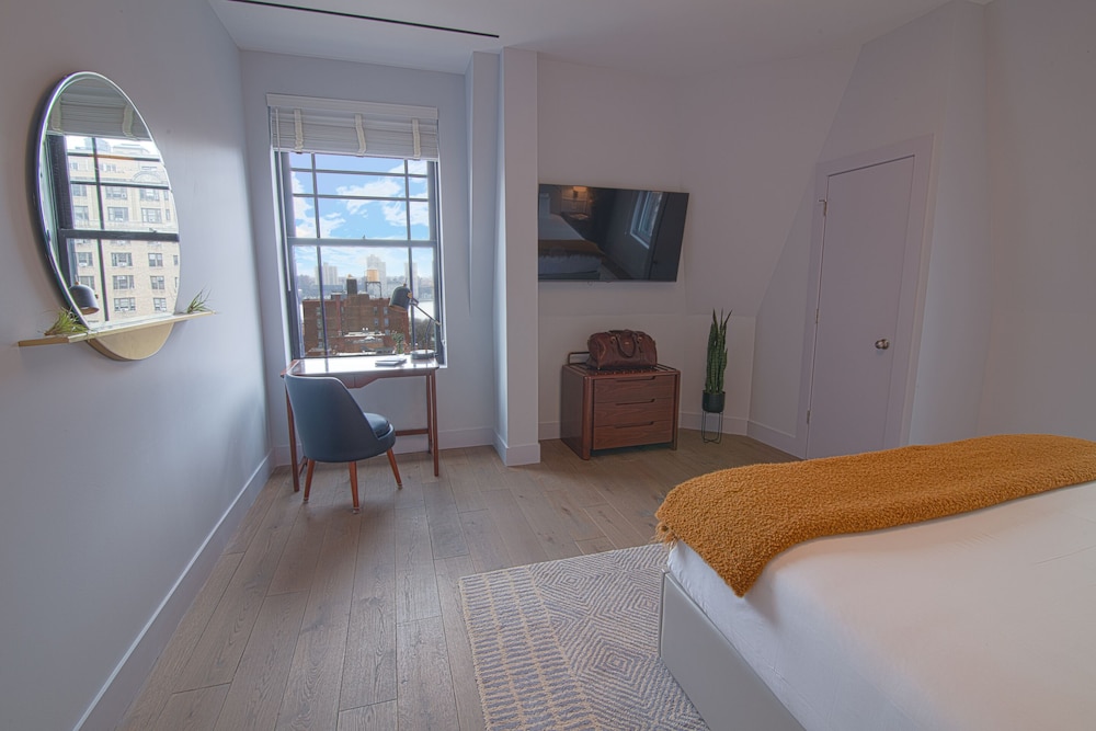 Hudson Suite photo 2