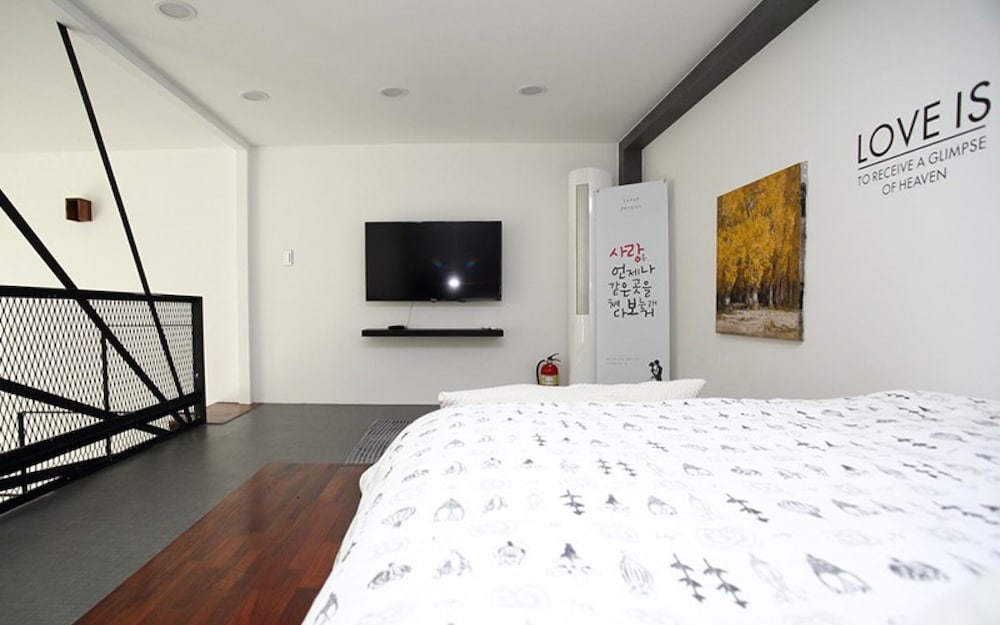 Room (Room 641 (Individual outdoor pool Ind)