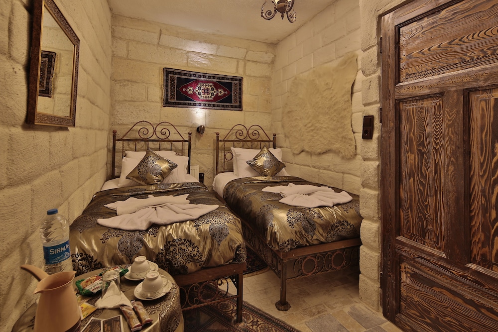 (202) Standard Stone Room photo 1