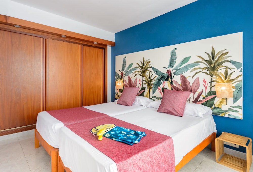 Apartment, 2 Bedrooms, Sea View - Photo 7