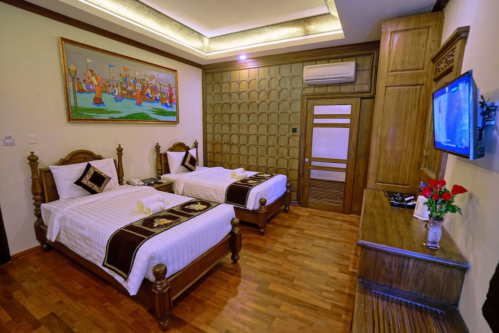 Grand Deluxe Room