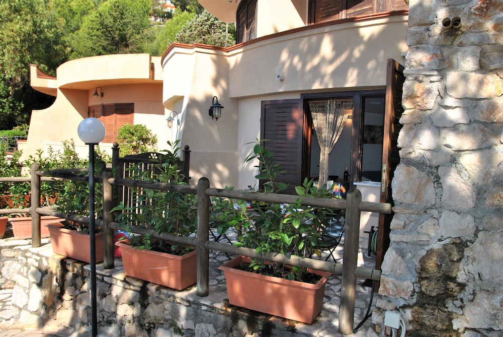 House, 2 Bedrooms, Terrace, Ocean View photo 2
