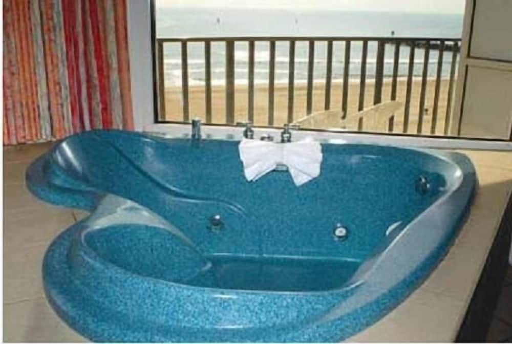 Deluxe Room, 2 Double Beds, Kitchenette, Ocean View - Photo 10