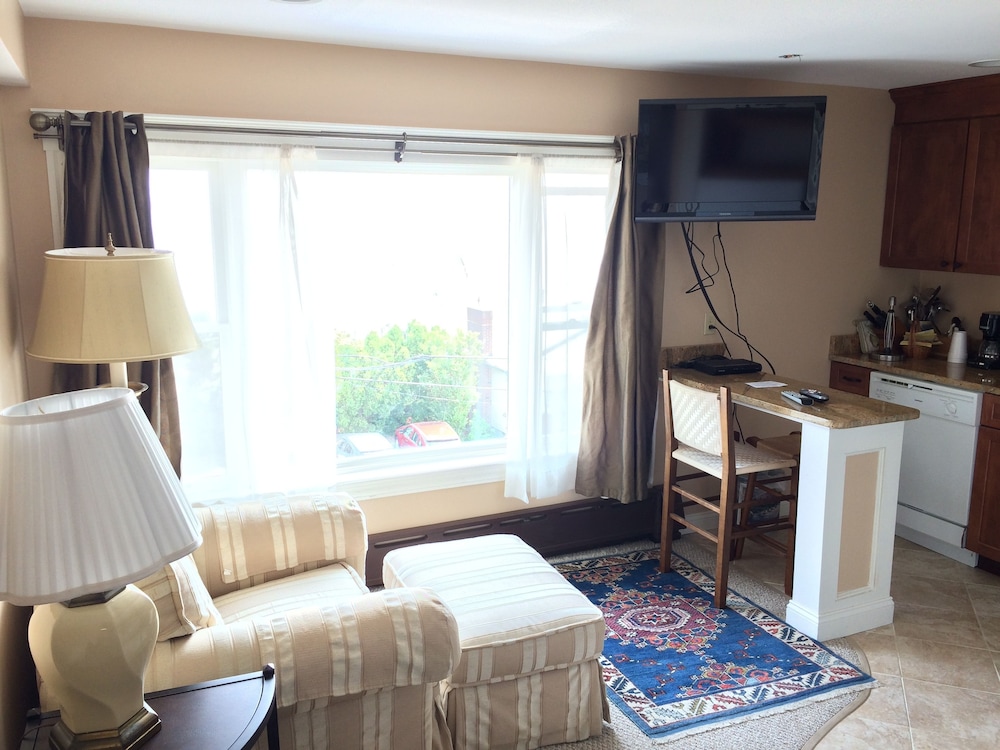 Premier Suite, 1 King Bed photo 3