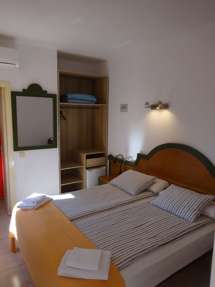 Habitación Doble Económica con 2 Camas Individuales