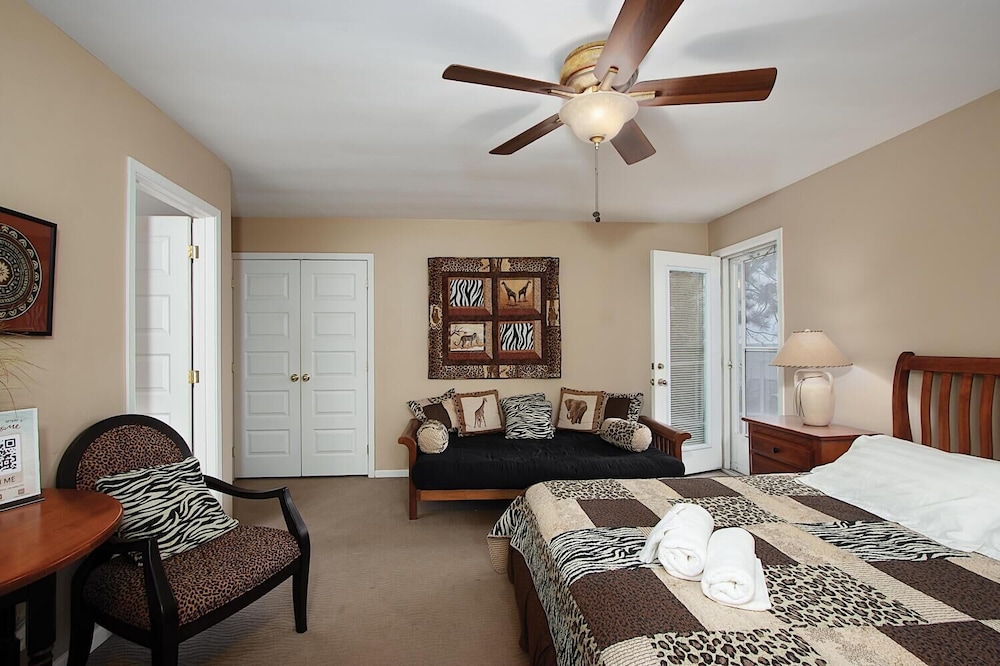 Deluxe Room, Balcony, Lake View photo 1