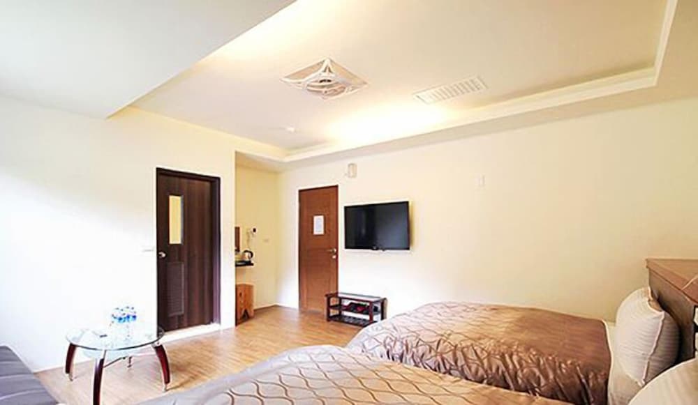 Basic Quadruple Room photo 3