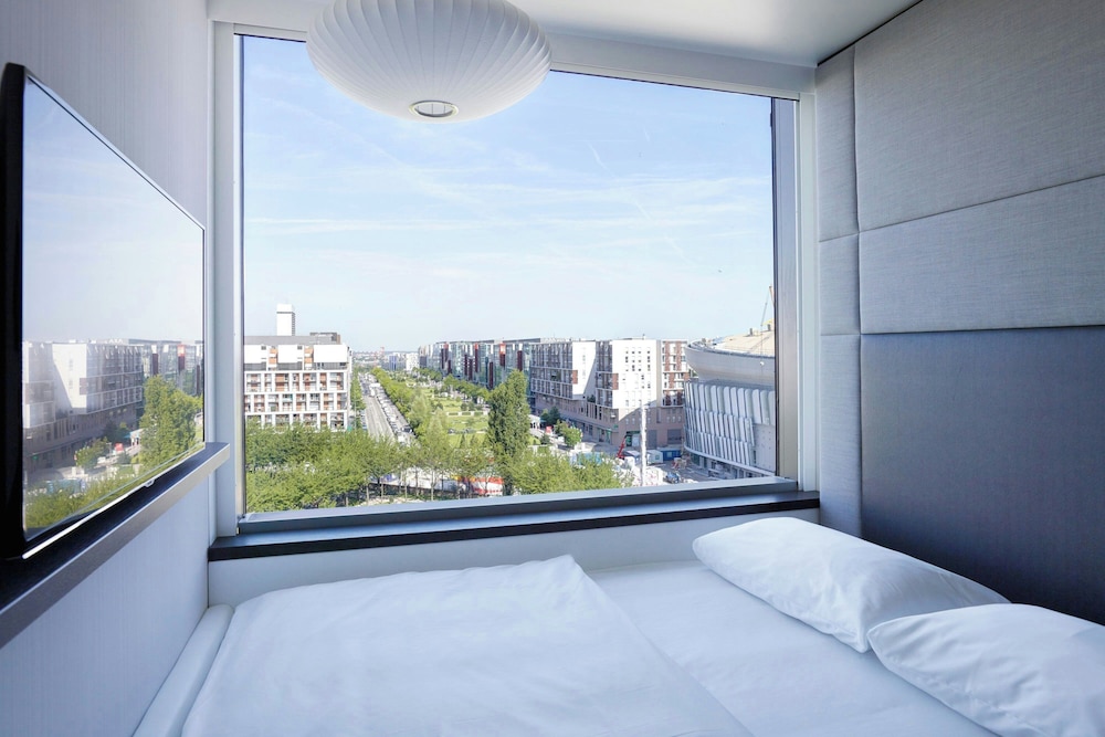Room, 1 King Bed (High Floor)