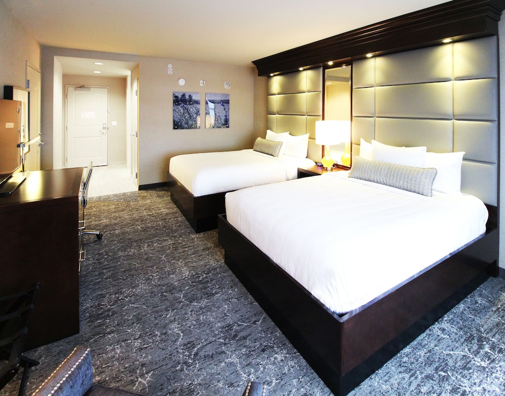 Deluxe Room, 2 Queen Beds, South Tower