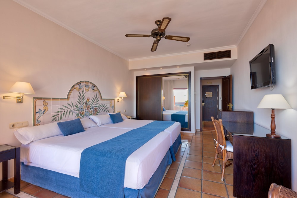 Standard Quadruple Room - Photo 7