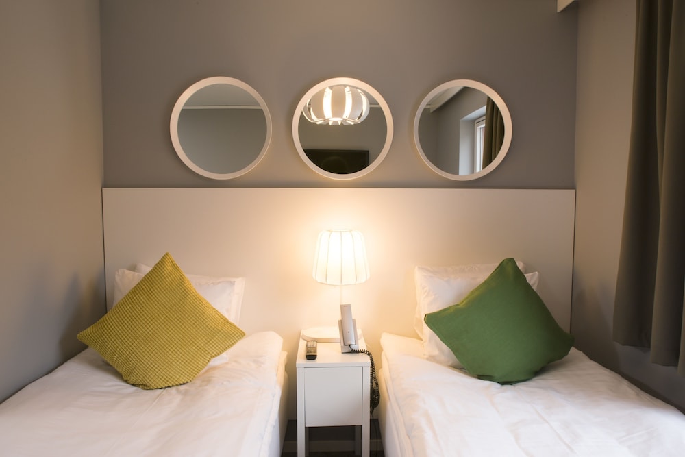 Twin Room (no pool/spa included) photo 2