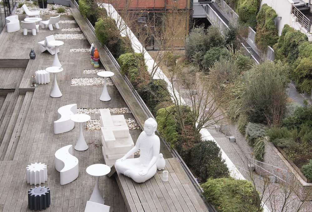 Room, 1 King Bed, Garden View (Balcony)