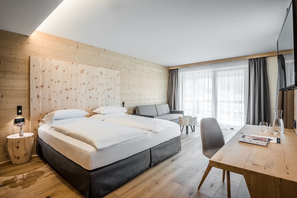 Deluxe Room (Erta)