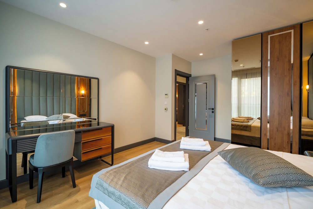 2+1 Luxury Apartment -French Balcony