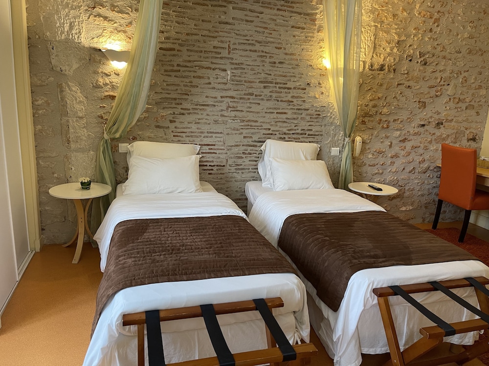 Superior Double or Twin Room photo 3