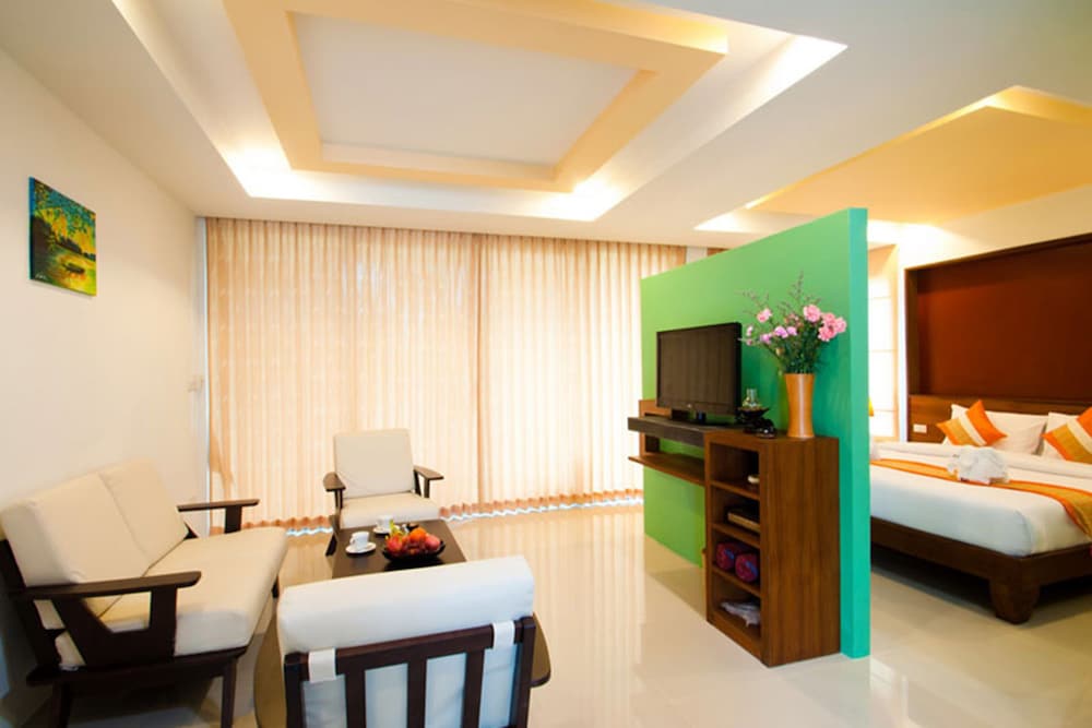 Deluxe Suite - Photo 3