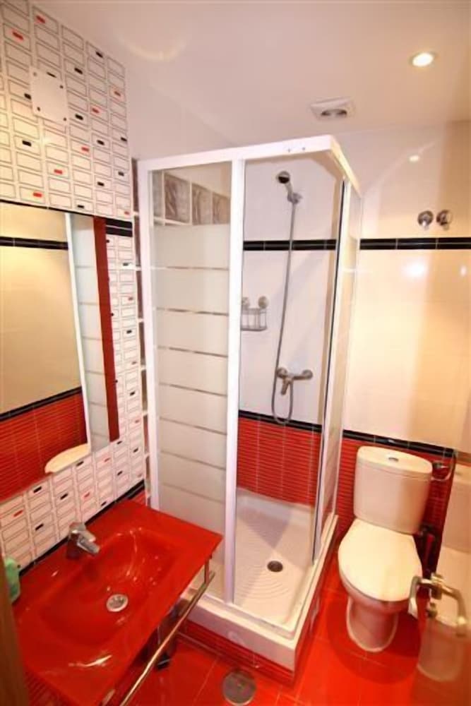 Triple Room, Private Bathroom - Photo 6