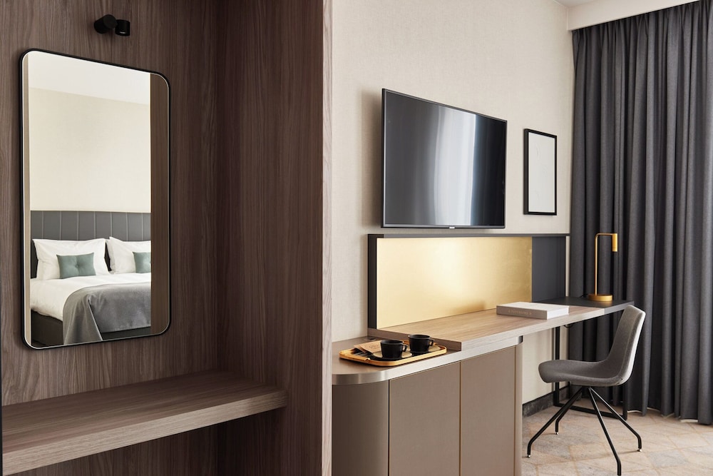 Standard Room, 2 Twin Beds, City View - Photo 4