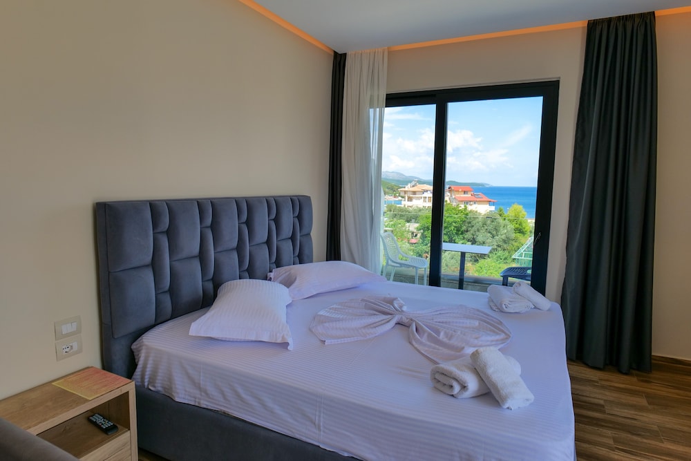 Deluxe Double Room, Sea View photo 2