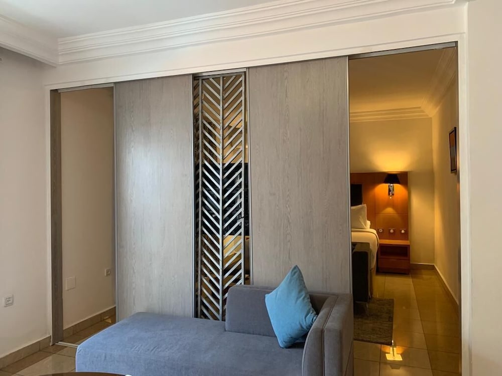 Suite, Balcony